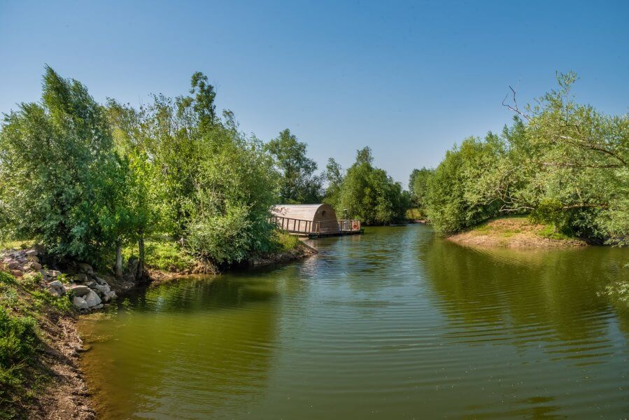 Vôtre plus belle nuit insolite à moins de 2h de Paris cabane sur leau 2 Les lodges des grands crus 5 Vôtre plus belle nuit insolite à moins de 2h de Paris 4