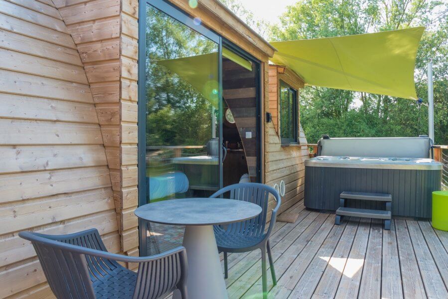 Vôtre plus belle nuit insolite à moins de 2h de Paris cabane sur leau 3 Les lodges des grands crus 9 Vôtre plus belle nuit insolite à moins de 2h de Paris 8