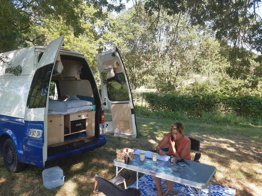 Location de camping-cars fourgons et vans aménagés entre particuliers, plus de 10 000 véhicules disponibles IMG 20220124 WA0000 33 Photo de Yuki, le van de Thibault sur Yescapa, location entre particuliers de camping-cars vans et fourgons aménagés - monbeaupays.fr