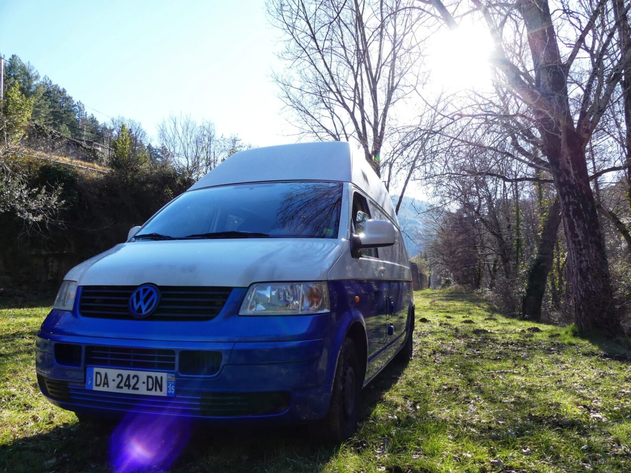 Photo de Yuki, le van de Thibault sur Yescapa, location entre particuliers de camping-cars vans et fourgons aménagés - monbeaupays.fr