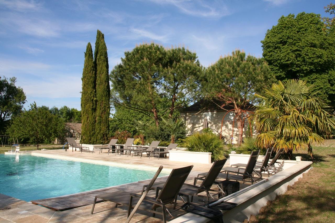 GreenGo, les vacances écologiques et équitables à la française. DOMAINE MYROBOLAN 31 DOMAINE MYROBOLAN GreenGo vacances éco responsables et équitables l'alternative à Airbnb et booking